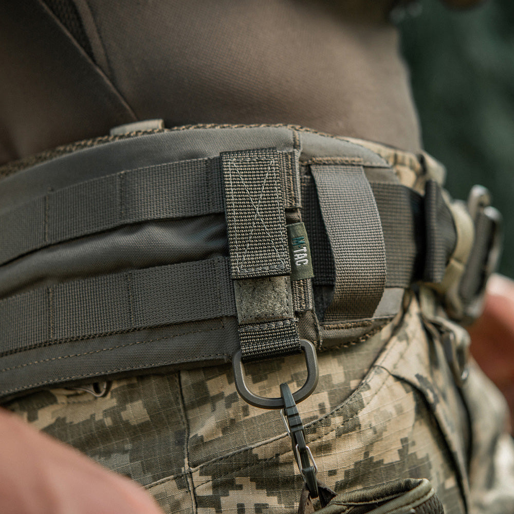 Fastening with D-ring